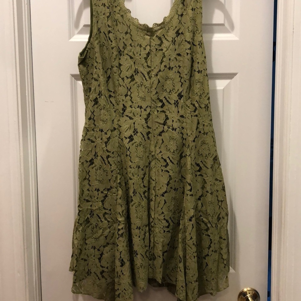 PINKY LACE DRESS 👗 in Sage Green NWT sz L